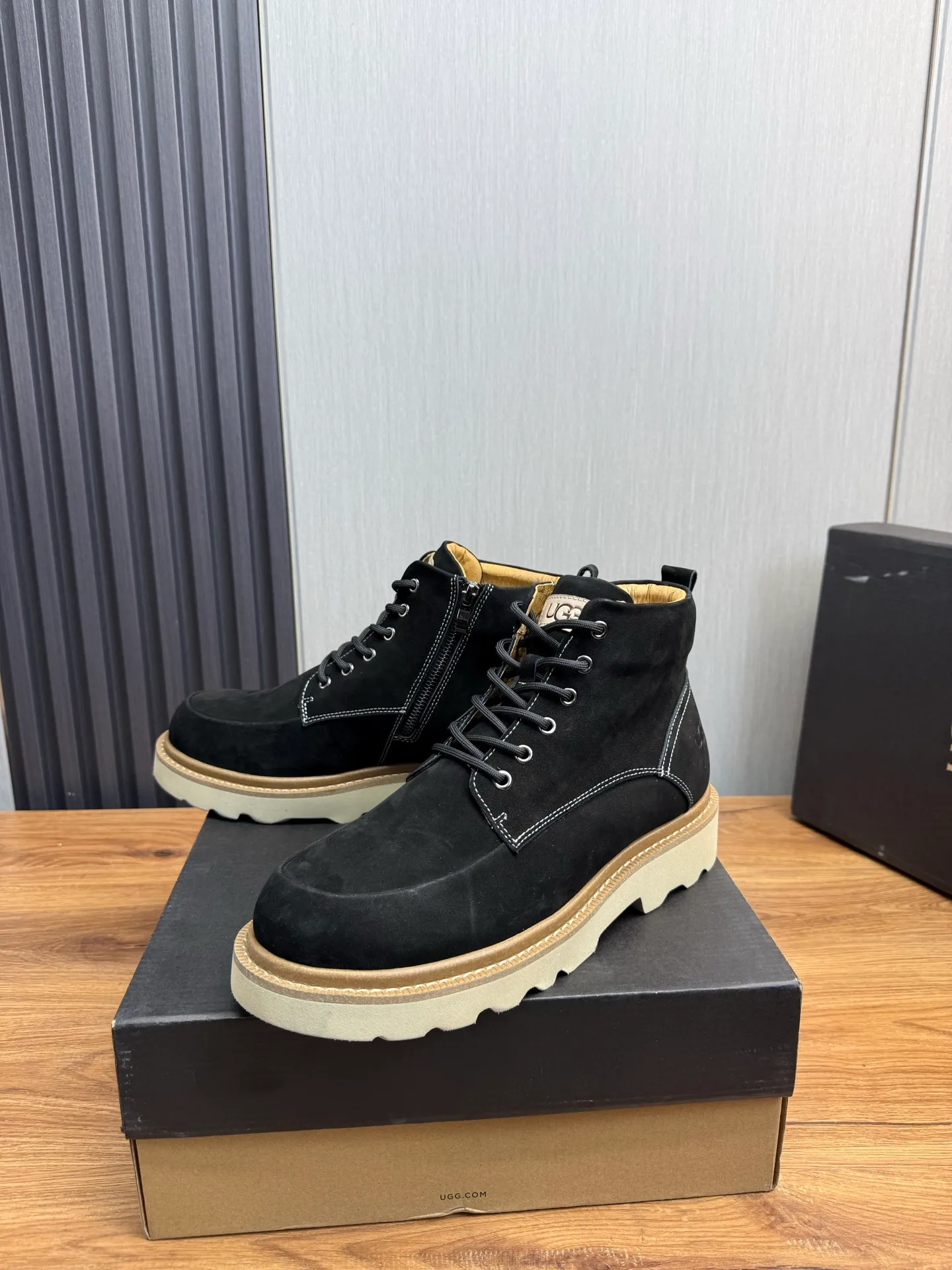 Factory price 640💰 [UGG] Men's hot winter warm boots🐑Simple and fashionable design, cowhide➕comfortable and warm wool lining. Soft and comfortable to wear, good warmth retention, and excellent foot feel. Regular size 38-45